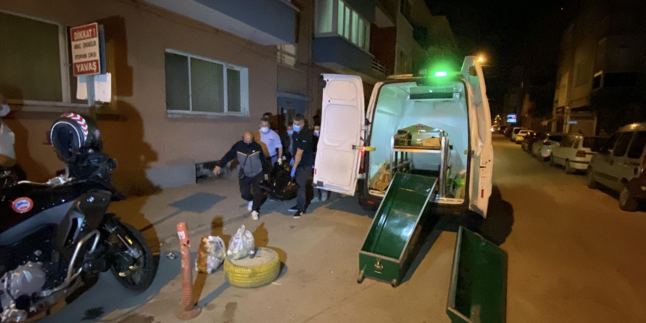 Çöp Eve Dönüştürdüğü Dairede Ölü Bulundu