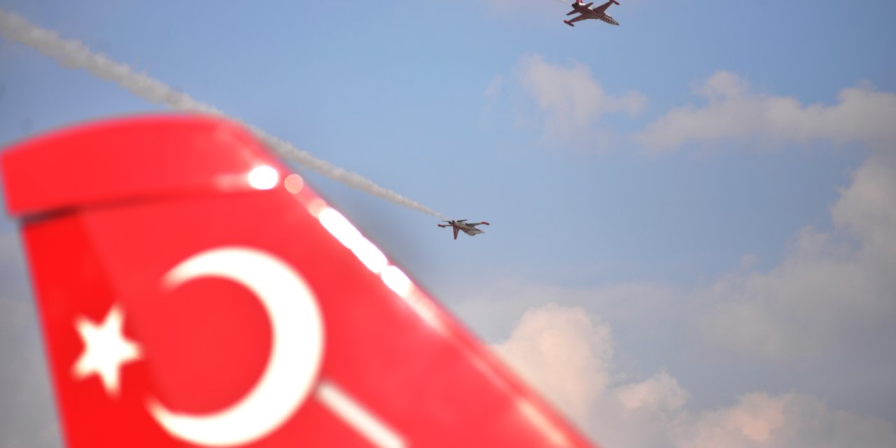 Adana Semalarında Solotürk Ve Türk Yıldızları Prova Uçuşu Yaptı