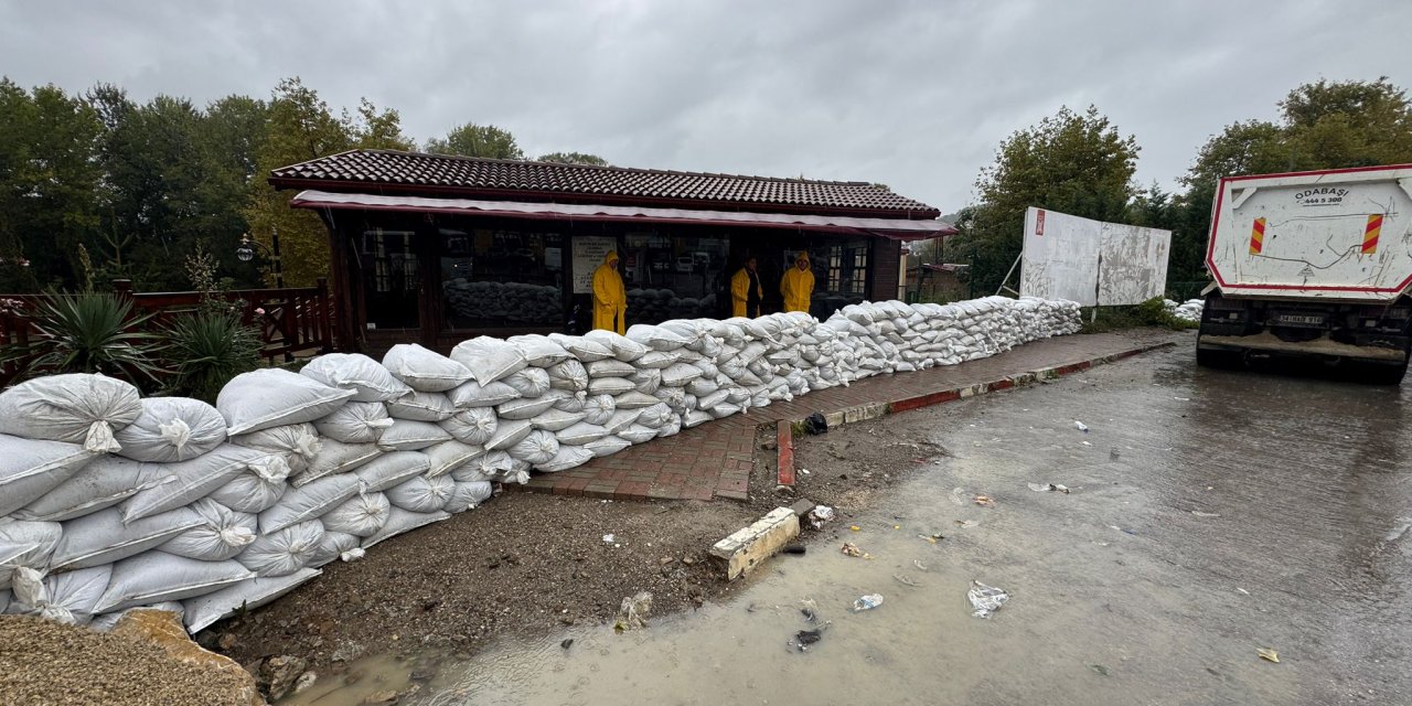 Bartın Irmağı’nın Taşma Riskine Kum Çuvallı Bariyer Önlemi