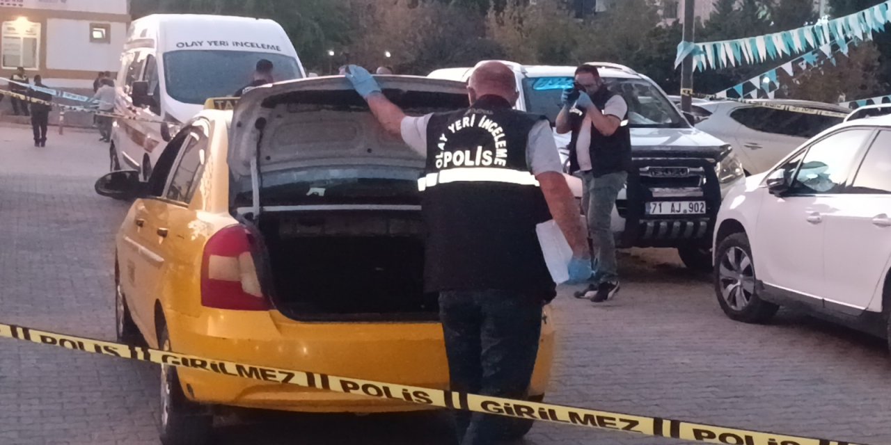 Nişanlısını Tabancayla Ağır Yaralayıp, İntihar Etti