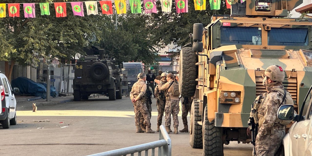 13 Polisin Şehit Olduğu Terör Saldırısında, Biri Patlayıcıya Gübre Temin Eden 8 Kişiye Gözaltı