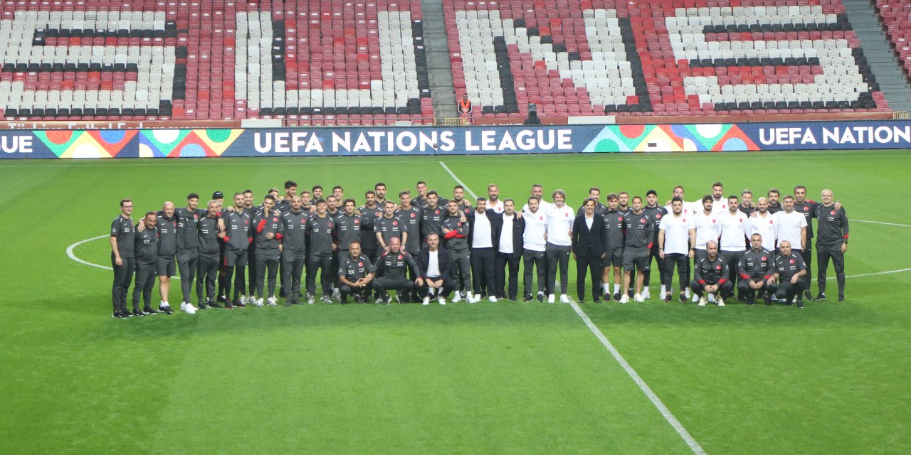 A Milli Futbol Takımı, 19 Mayıs Stadı’nda Yürüyüş Yaptı