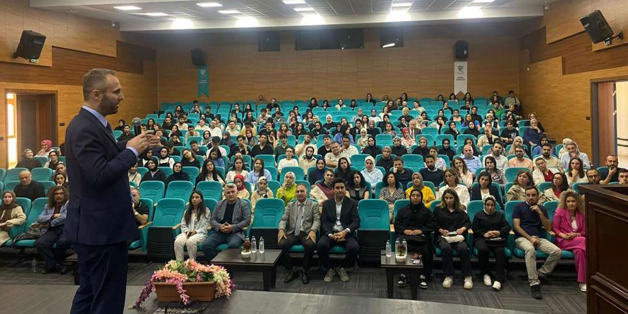 RTEÜ Eğitim Fakültesinde TÜBİTAK 2209- A Proje Bilgilendirme Eğitimi Düzenlendi