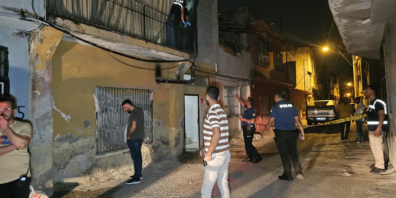 Balkona Çağırıp, Tabancayla Başından Vurarak Öldürdü