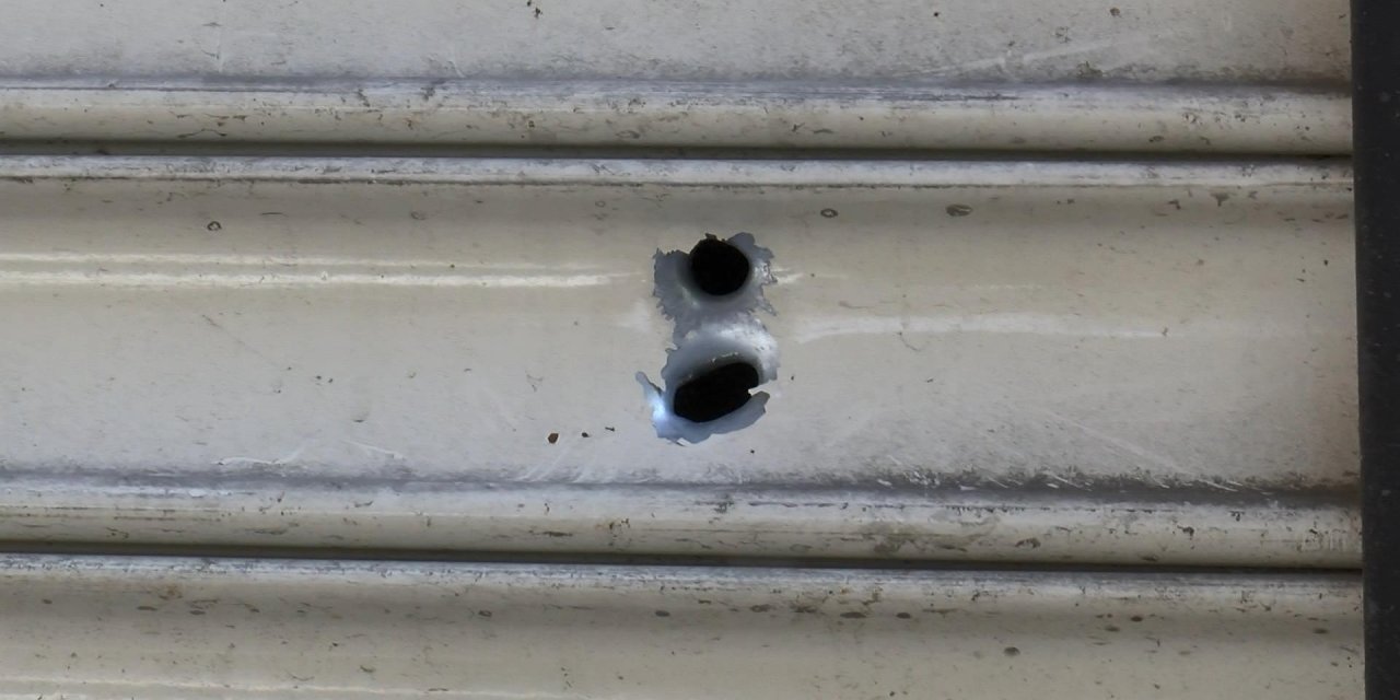 Zeytinburnu'nda Para Vermeyince İş Yeri Kurşunlandı