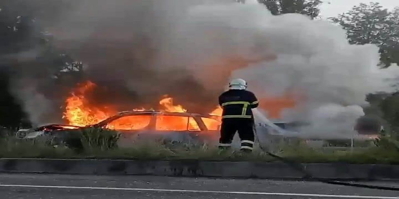 Çarpışan otomobiller alev aldı:1 ölü, 1 yaralı