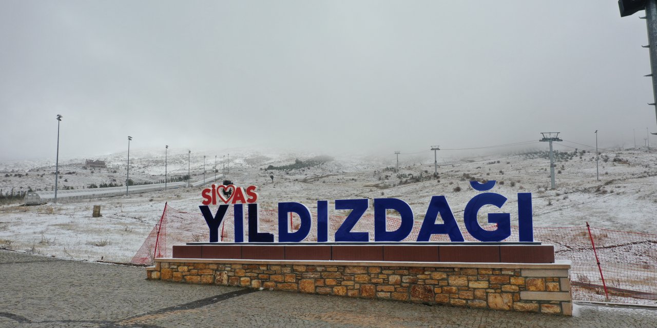 Sivas'ta Yıldız Dağı'na Kar Yağdı