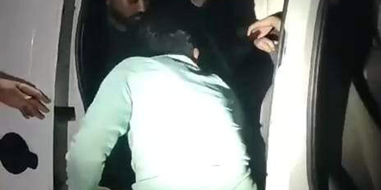 Hafif Ticari Araçtan 10 Kaçak Göçmen Ve 2 Organizatör Çıktı