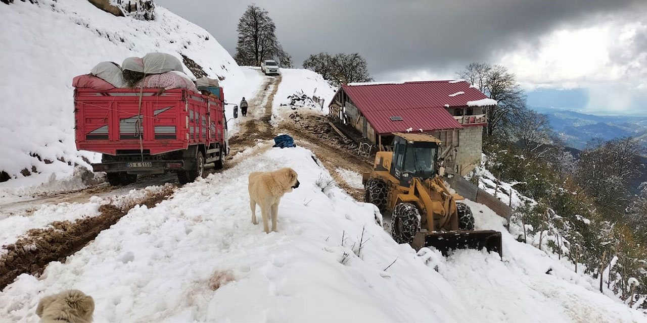 Rize'de kar nedeniyle yaylada mahsur kalan 6 kişi kurtarıldı