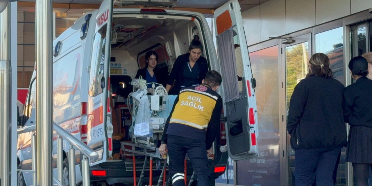 Yenidoğan Çetesi Soruşturmasında Ruhsatı İptal Edilen Hastaneye ‘Kapalıdır’ Yazısı Asıldı