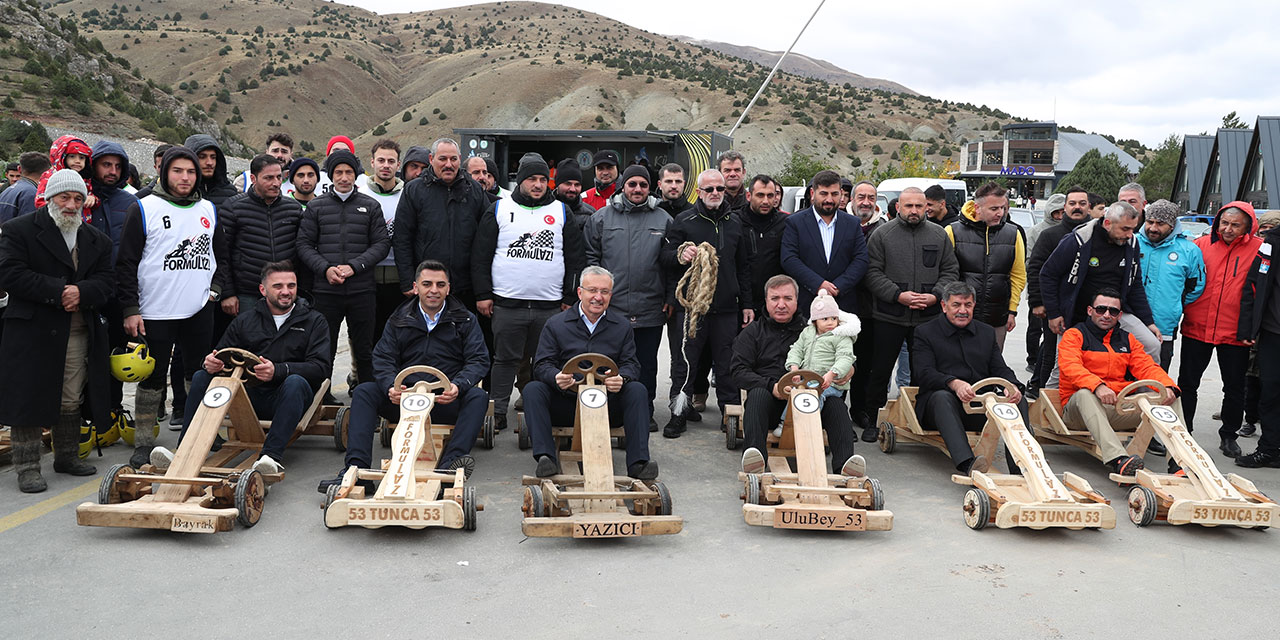 Rize'nin FormuLaz yarışları Erzincan Ergan Dağı Kayak Merkezi'nde yapıldı