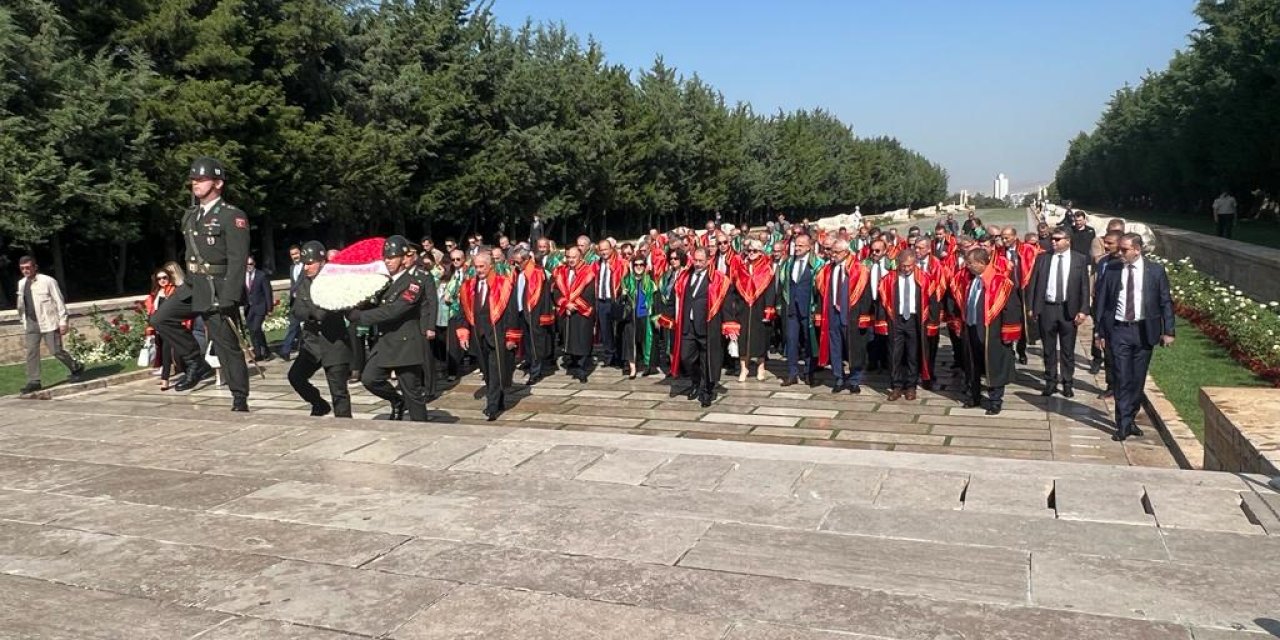 Yargıtay Üyelerinden Anıtkabir'e Ziyaret