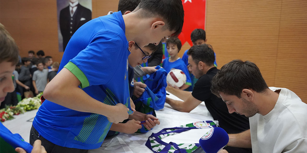 Çaykur Rizesporlu Futbolcular İmam Hatip Öğrencileriyle Buluştu