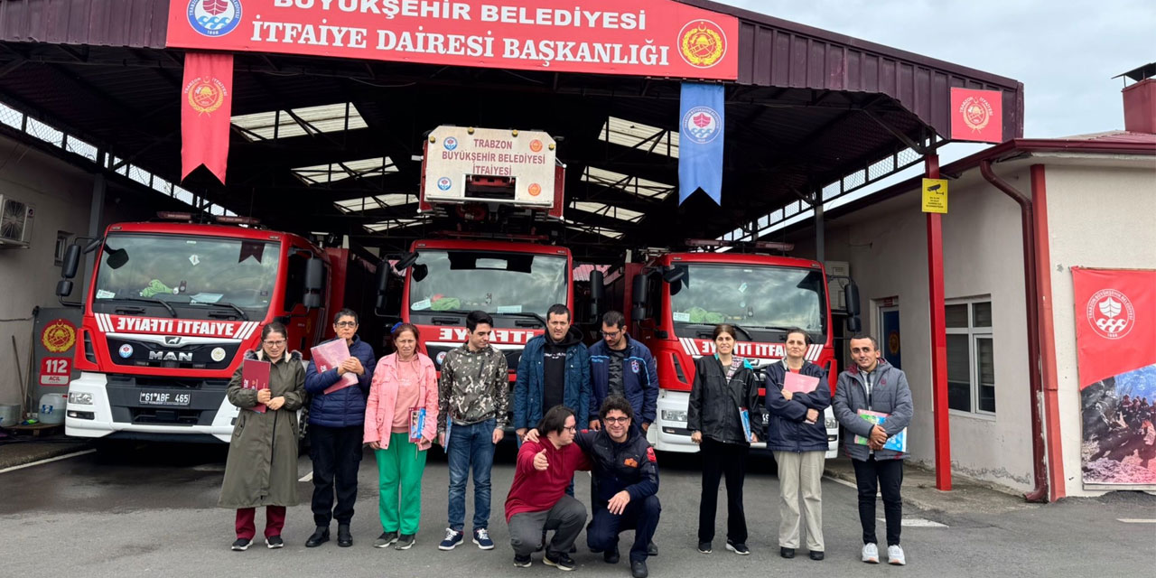 Büyükşehir'den Özel Gereksinimli Öğrencilere İtfaiye Eğitimi