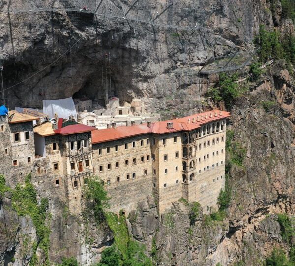 Sümela Manastırı'nı 9 ayda 395 bin 994 turist ziyaret etti