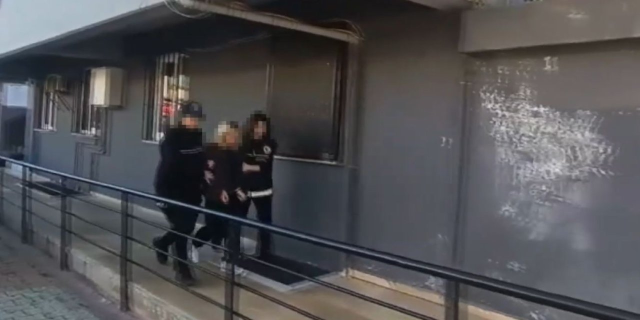 Ümraniye'de annesine saldırdığını öne sürdüğü babasını bıçakla öldürdü