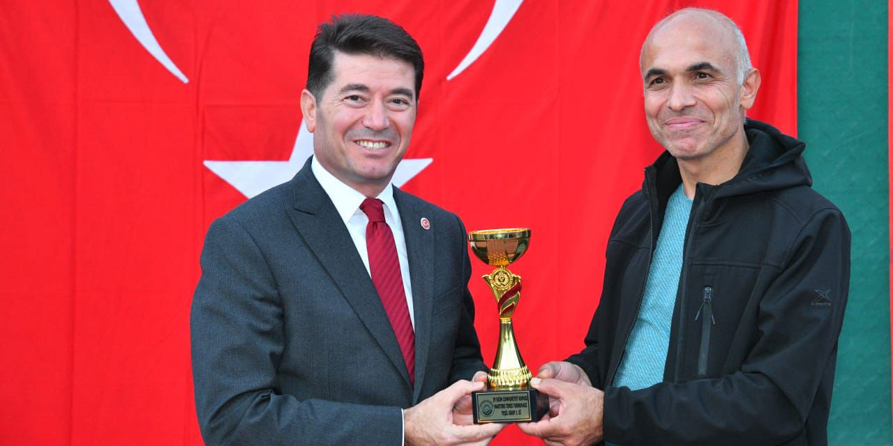 Ortahisar Belediyesi Cumhuriyet Bayramı’na özel tenis turnuvası düzenledi