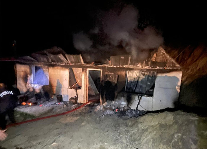 Samsun'da çıkan ev yangınında yatalak hasta hayatını kaybetti