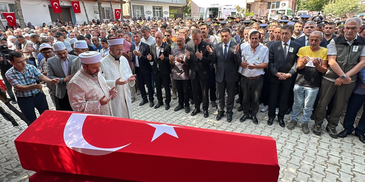Orman Yangınında Ölen Orman Şefine Eşi Ve Kızından Gözyaşlarıyla Veda