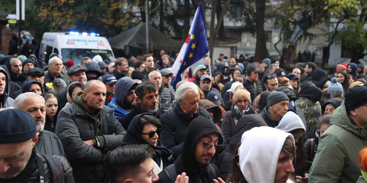 Gürcistan'da parlamento seçimlerinin sonuçlarını kabul etmeyen muhalefetten protesto yürüyüşü