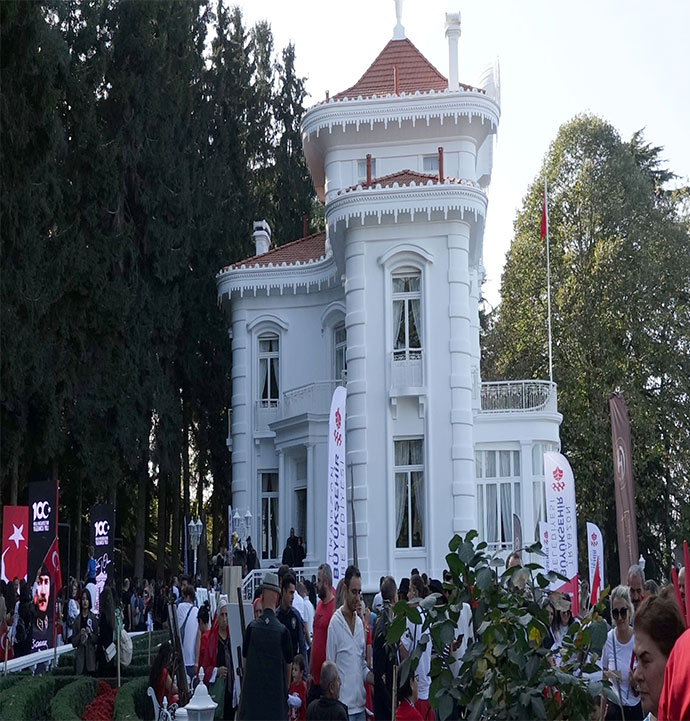 Trabzon'daki Atatürk Köşkü'nü binlerce kişi ziyaret etti