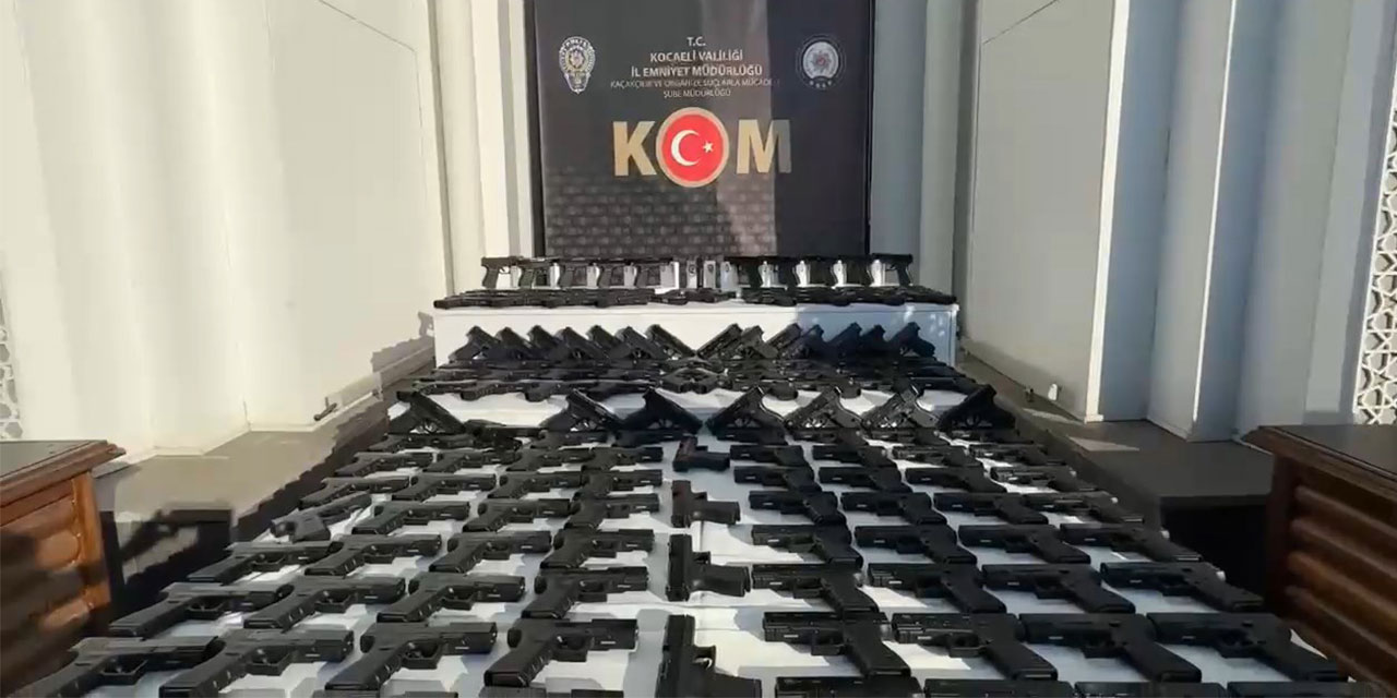 Kocaeli'de 2 otomobil ve 1 tankerde 248 tabanca ile 8 kilo uyuşturucu ele geçirildi