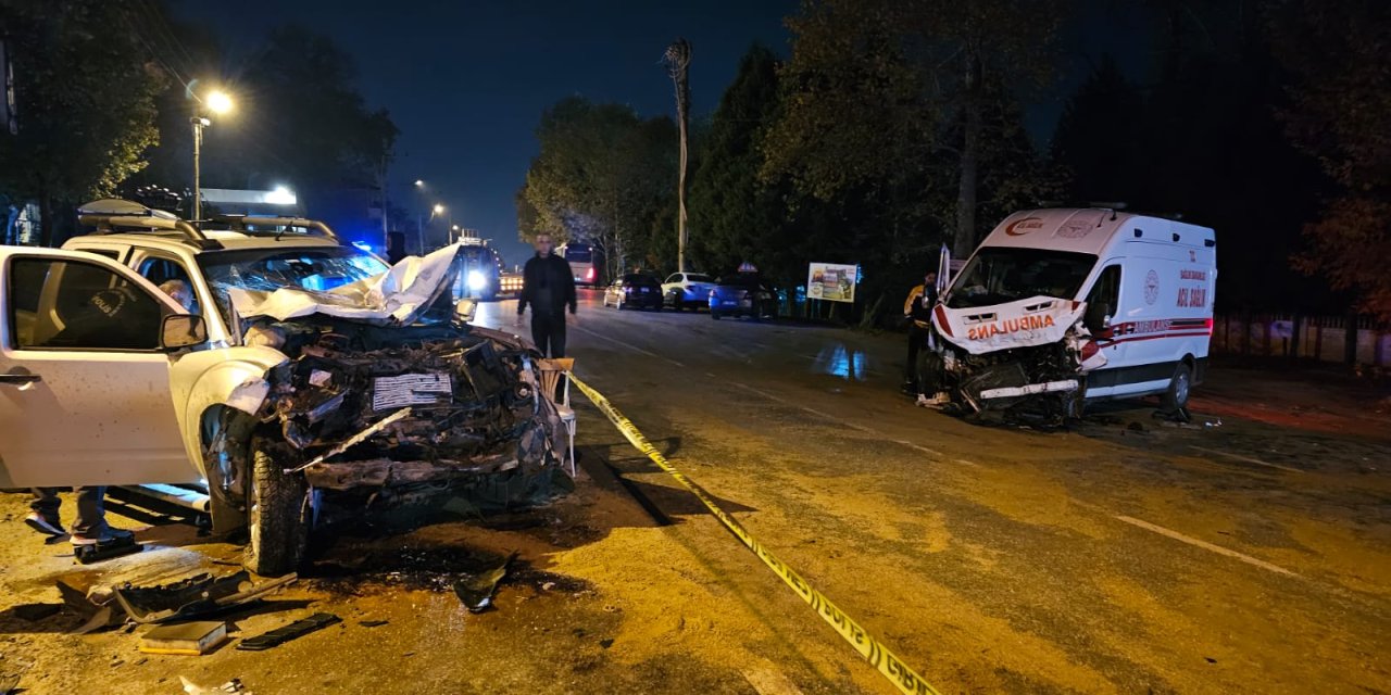 Sapanca'da ambulansın da karıştığı zincirleme kaza: 1 ölü, 3 sağlık çalışanı yaralı