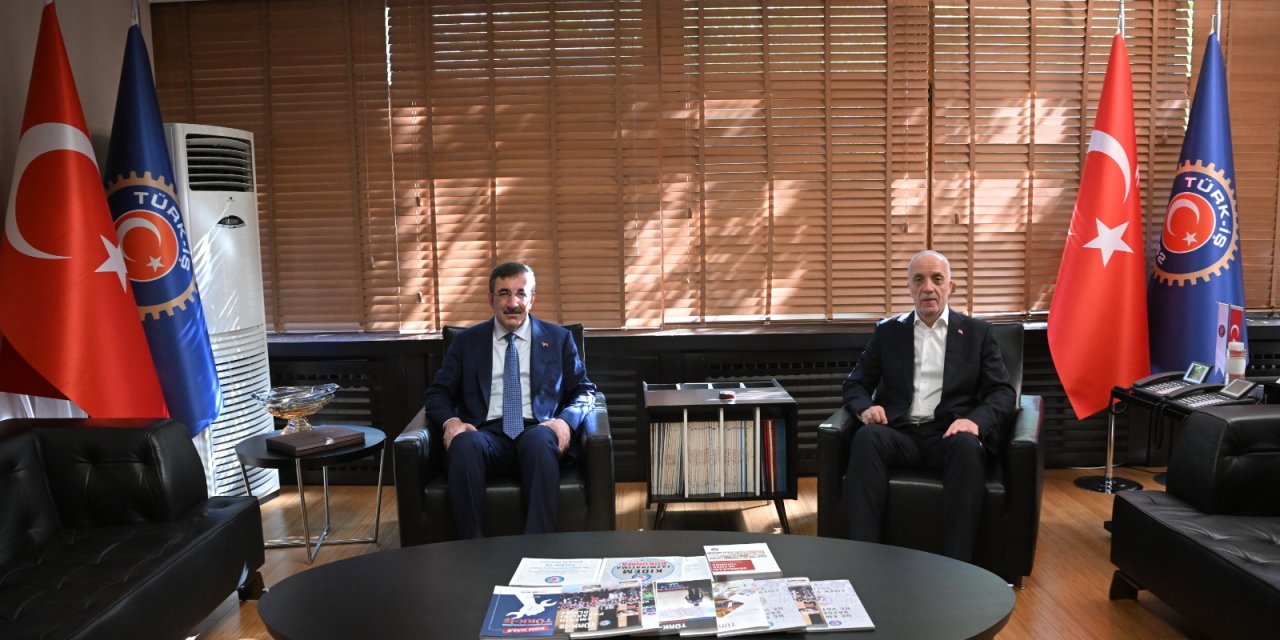 Cumhurbaşkanı Yardımcısı Yılmaz, Türk-iş'i Ziyaret Etti