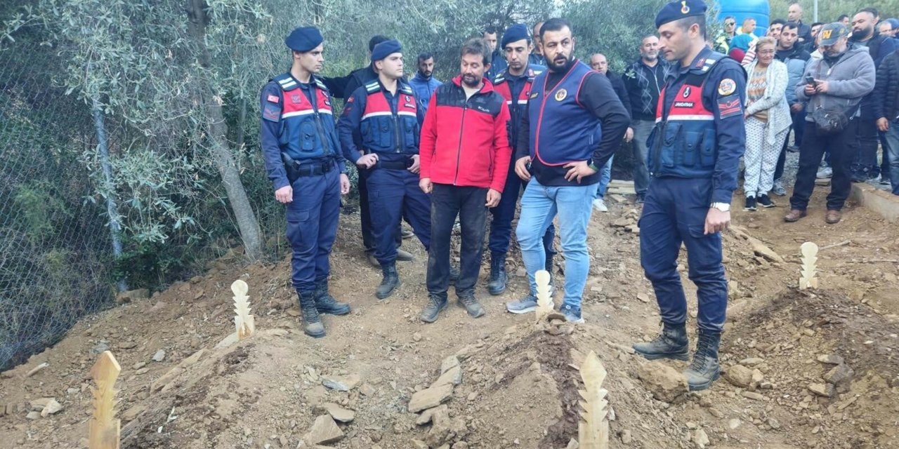 İzmir'de evde çıkan yangında ölen 5 kardeşten geriye oyuncakları kaldı (8)