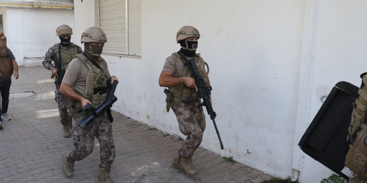 Antalya Zeytinköy’de 200 Polisle Uyuşturucu Baskını