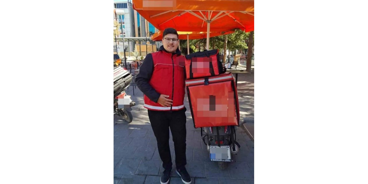 Hafif ticari araçla motosiklet çarpıştı; üniversiteli motokurye öldü