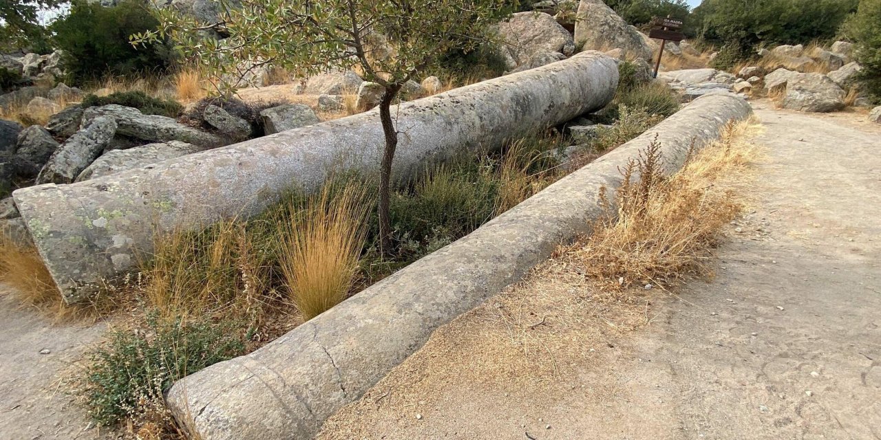 Antik Madendeki 1600 Yıllık Dev Granit Sütunlar İlk Günkü Halini Koruyor