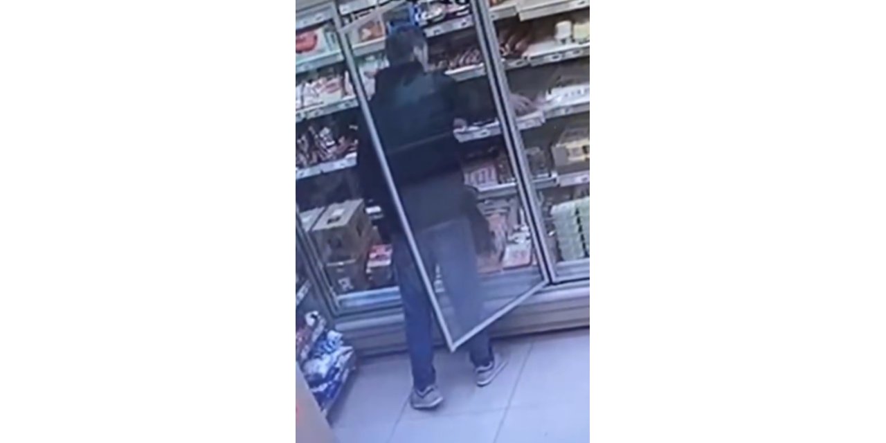 İstanbul - Sultangazi'de yaşanan hırsızlık olayları kamerada