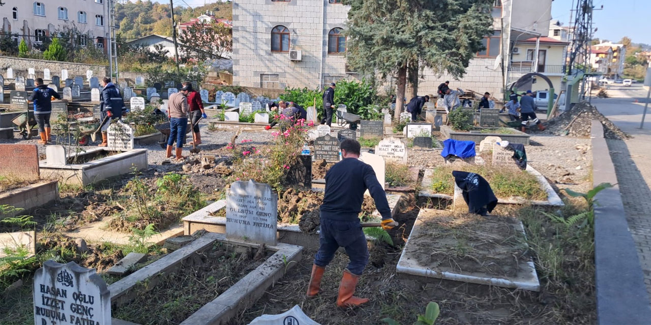 Büyükşehir Belediyesi Mezarlıklardaki Afet Hasarlarını Giderdi