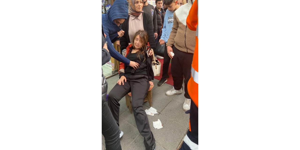 Cadde ortasında eski eşini bıçakla yaraladı