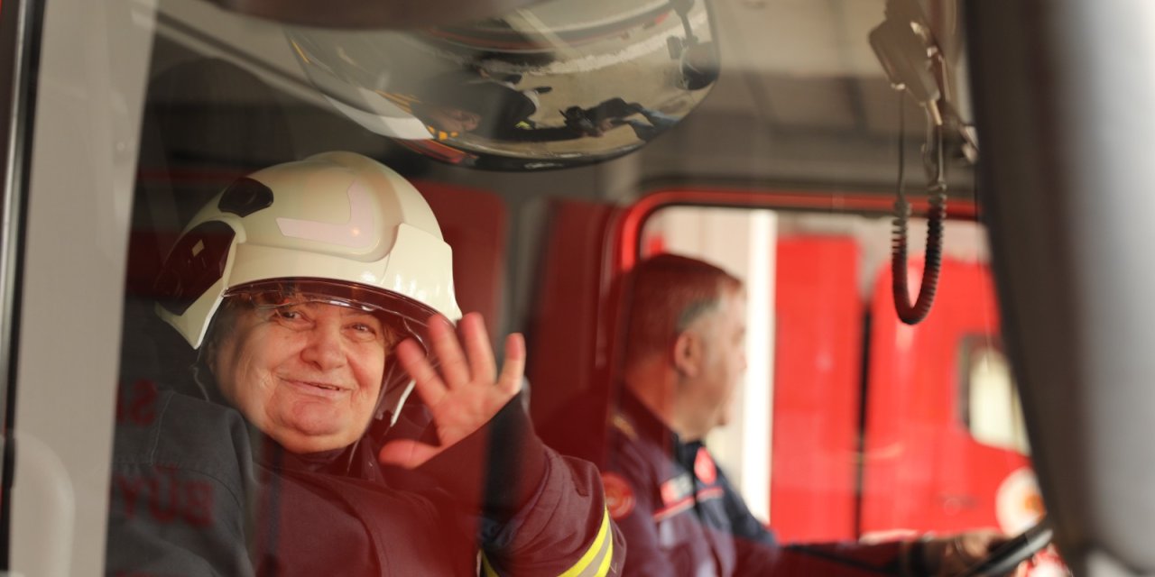 67 Yaşında, Çocukluk Hayali İtfaiyeci Oldu