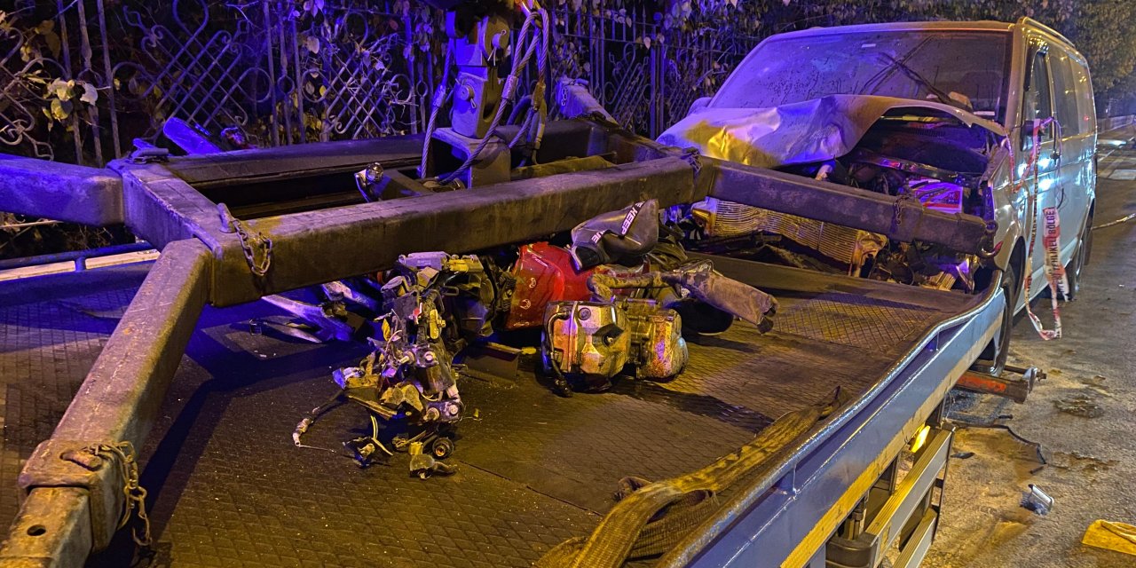 Ankara'da minibüs, kırmızı ışıkta bekleyen 3 otomobil ve 1 motosiklete çarptı: 1 ölü, 1 yaralı