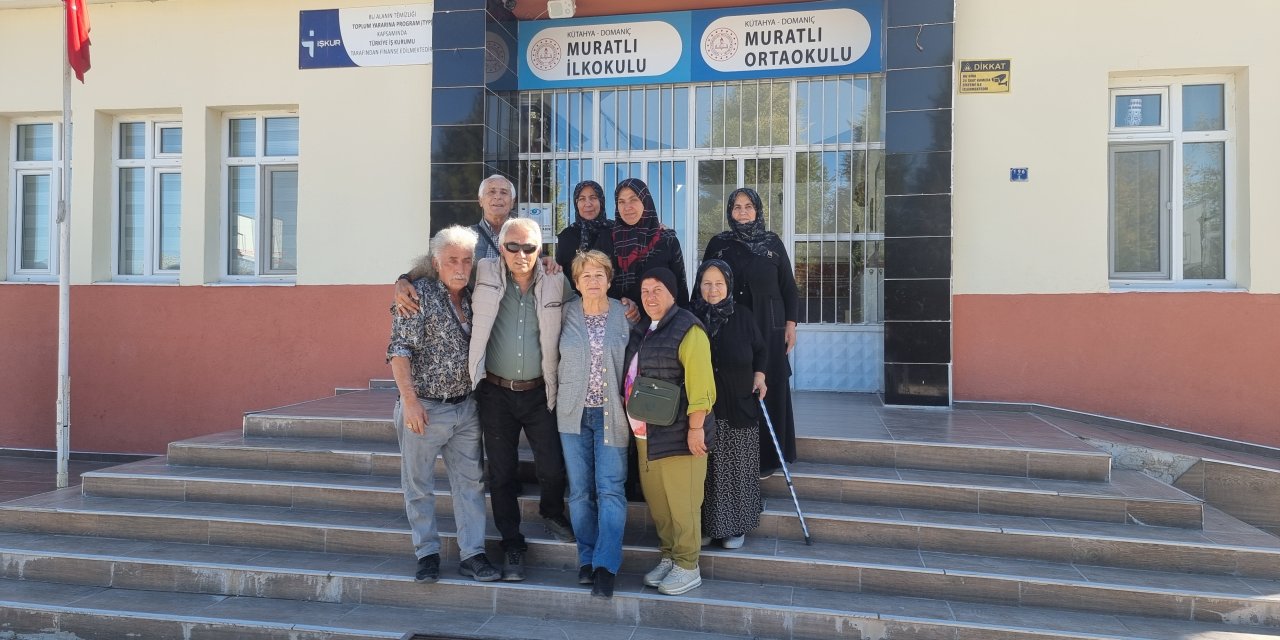 Emine Öğretmen, Korkarak Gelip Ağlayarak Ayrıldığı  Köye 49 Yıl Sonra Geri Döndü