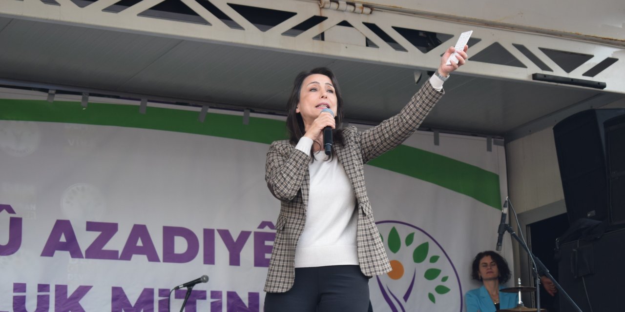 Tülay Hatimoğulları: Uzatılan el barış eliyse o eli tutmaya hazırız