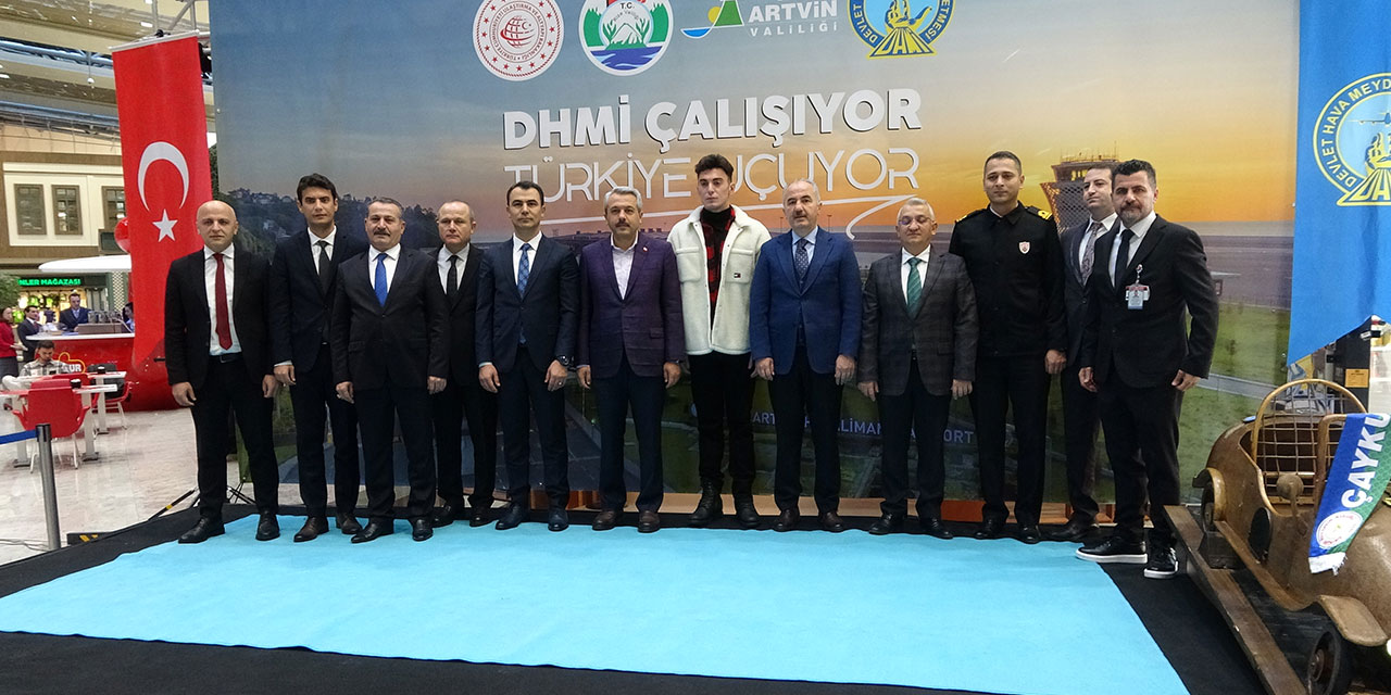 Rize- Artvin Havalimanı’nda 2024'ün 1 milyonuncu yolcusu için tören