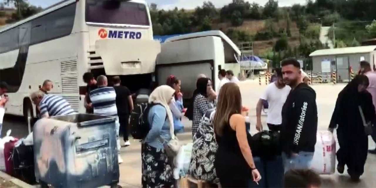 Çift katlı Rize yolcu otobüsü arıza yaptı, yolcular saatlerce mahsur kaldı