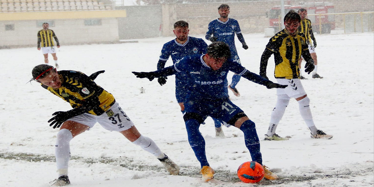 Pazarspor Kar Altında Bayburt’tan 1 Puan Aldı