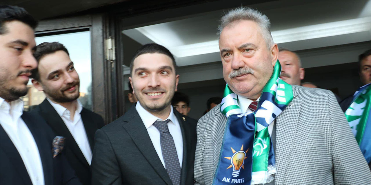 Melikşah Karakaş, AK Parti Çayeli Gençlik Kolları Başkanı Seçildi