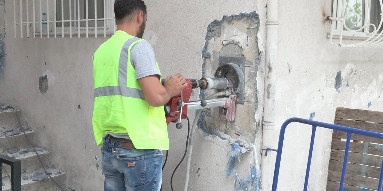 Güngören'deki Çökme Sonrası 5 Katlı Binadan Karot Örneği Alındı