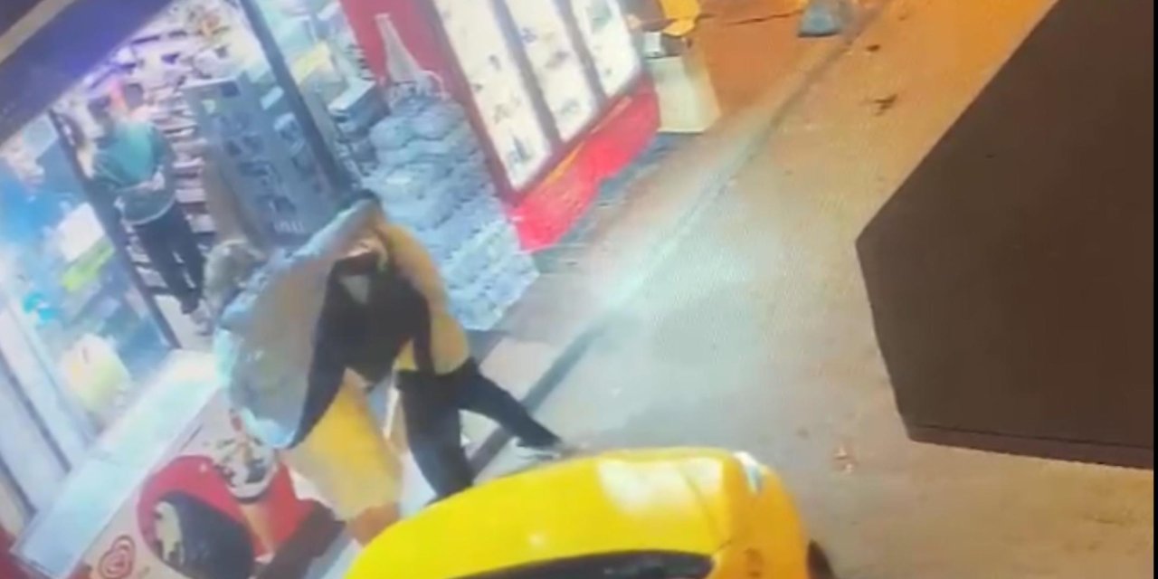 İstanbul -Taksim’de ABD’li kadın eşini yaralayıp sokakta yürüyenlere saldırdı