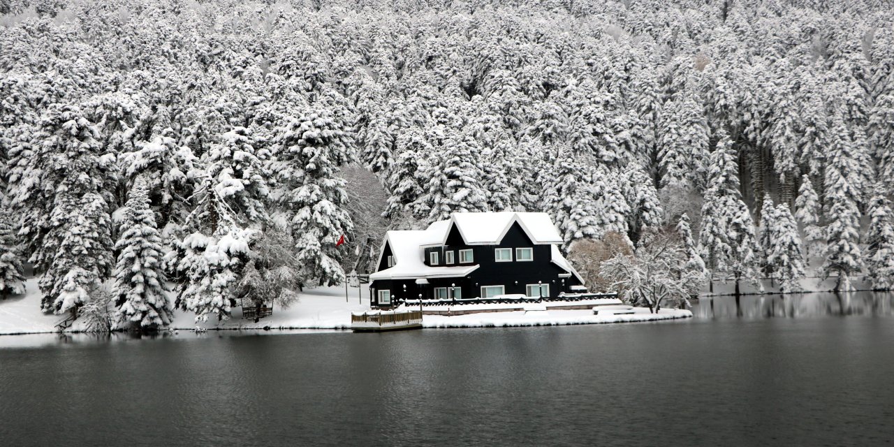Gölcük Tabiat Parkı'nda Kar Güzelliği