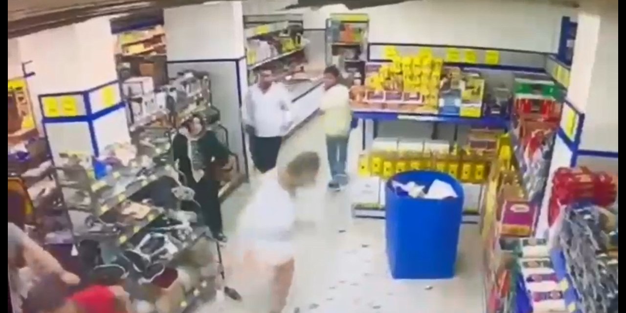 Beylikdüzü'nde Markette Arkadaşını Korumaya Çalışırken Bıçaklanan Genç Hayatını Kaybetti