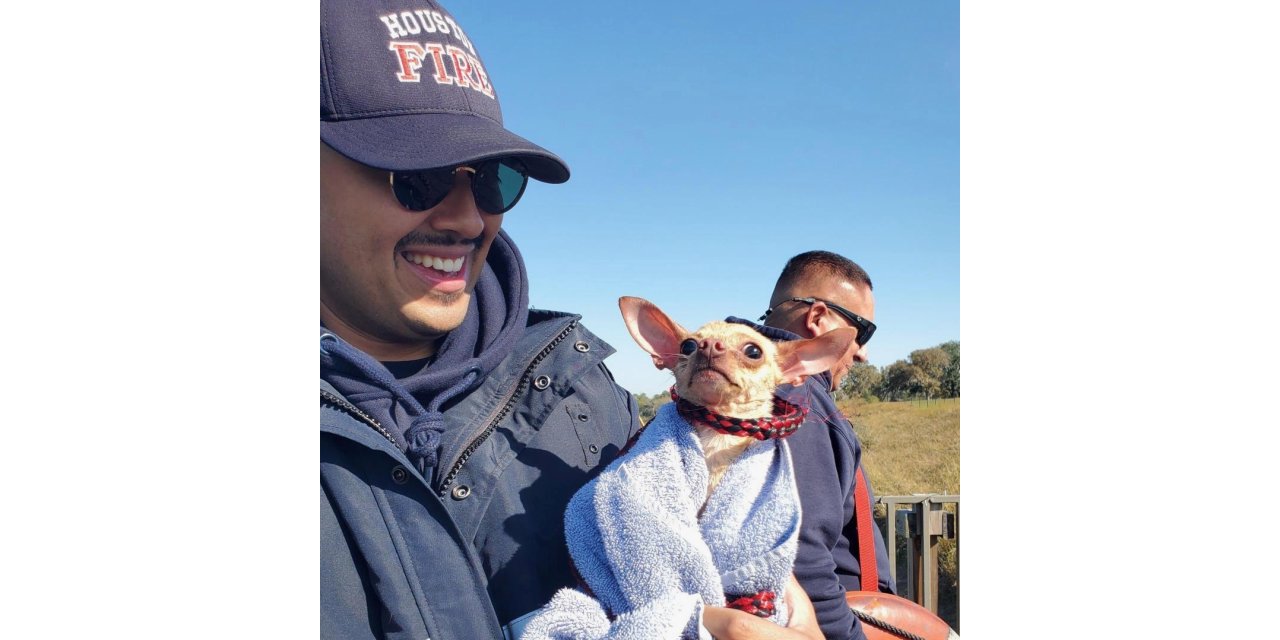 ABD’de köprü altında mahsur kalan köpek itfaiyeciler tarafından kurtarıldı