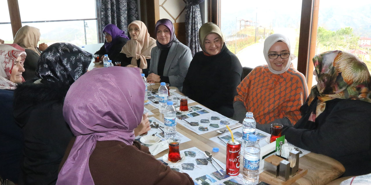 Rize'de Yaşlılara Özel "Dilruba Buluşmaları"nda Unutulmaz Bir Gün