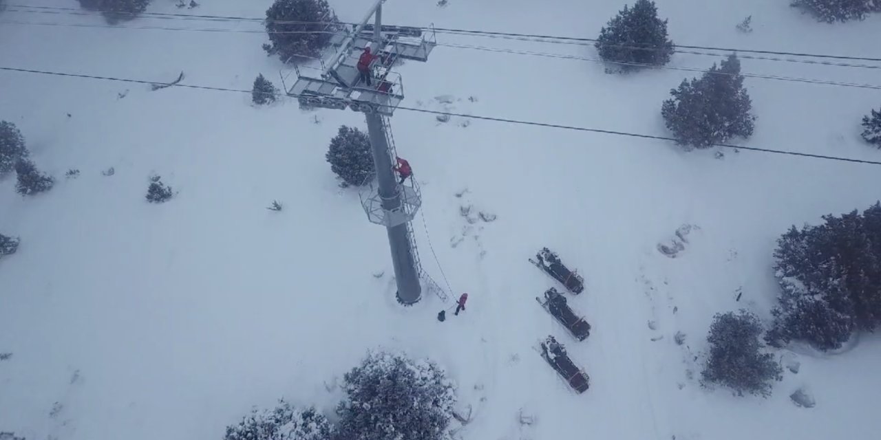 Beyaza Bürünen Ergan Dağı Kayak Merkezi'nde Tatbikat